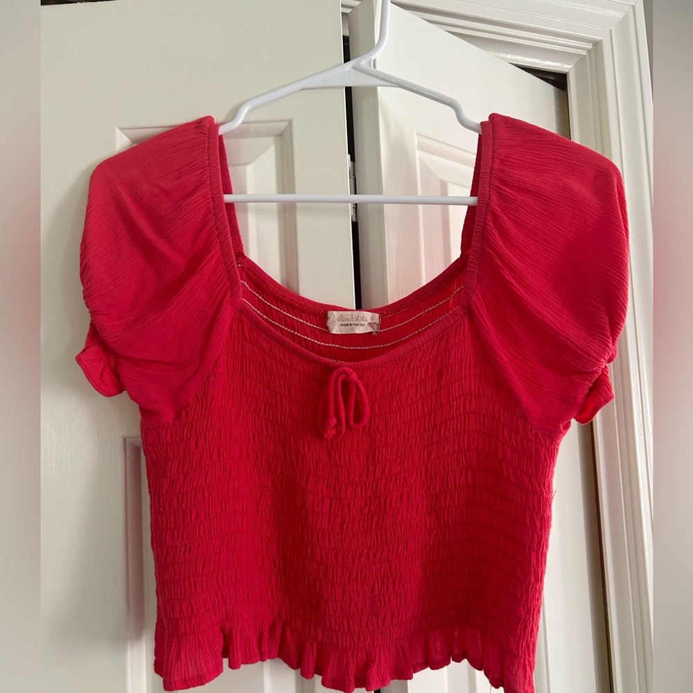 Altar’d State Size M fushia cropped blouse